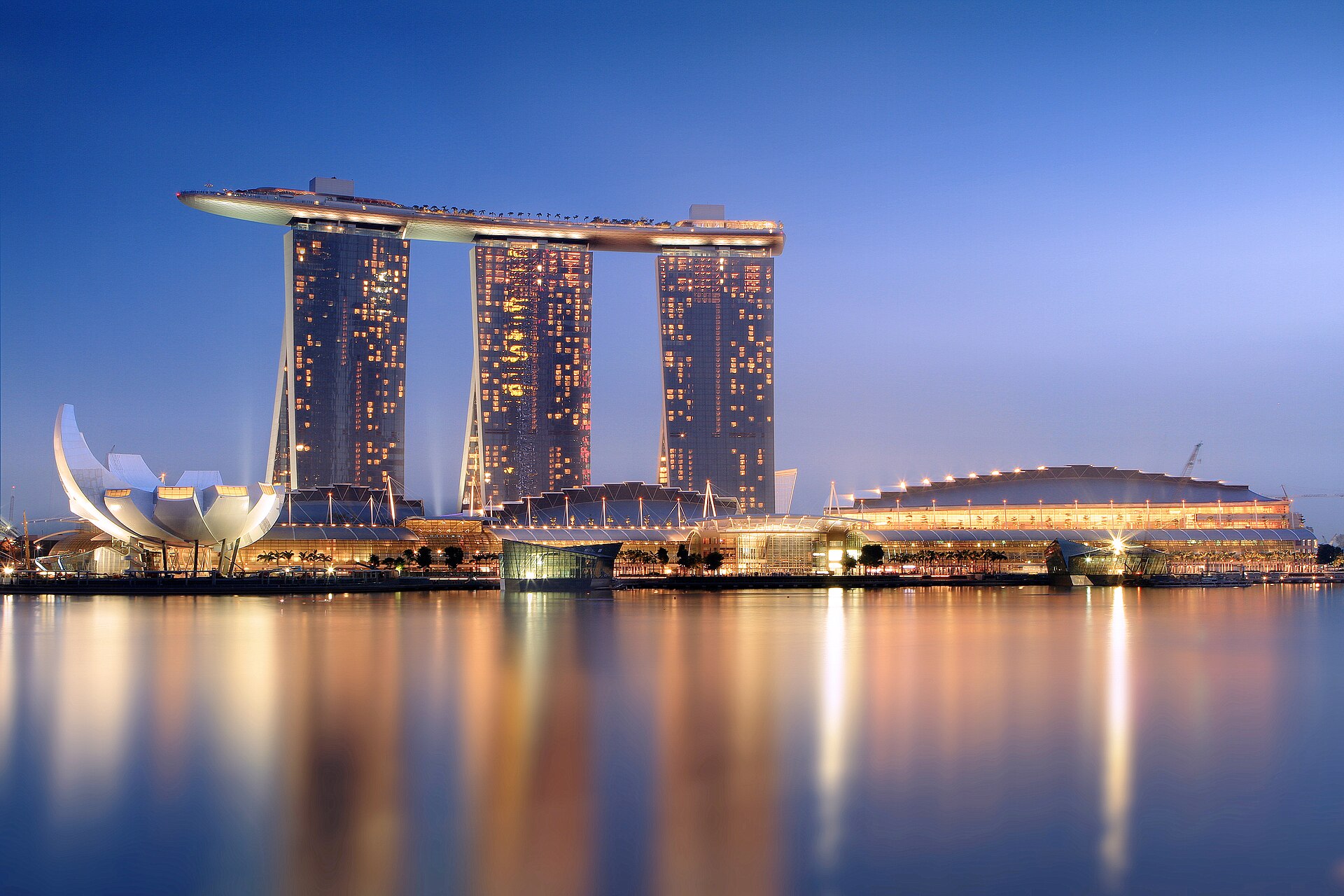 Marina Bay skyline at dusk